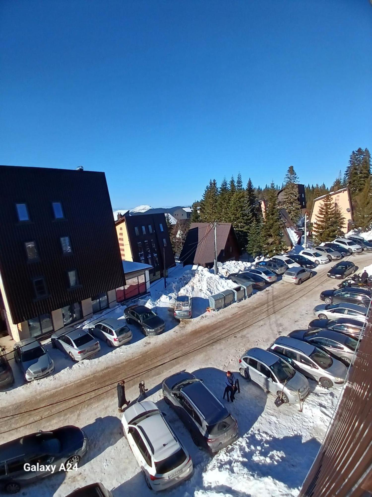 Mraz Lägenhet Jahorina Exteriör bild