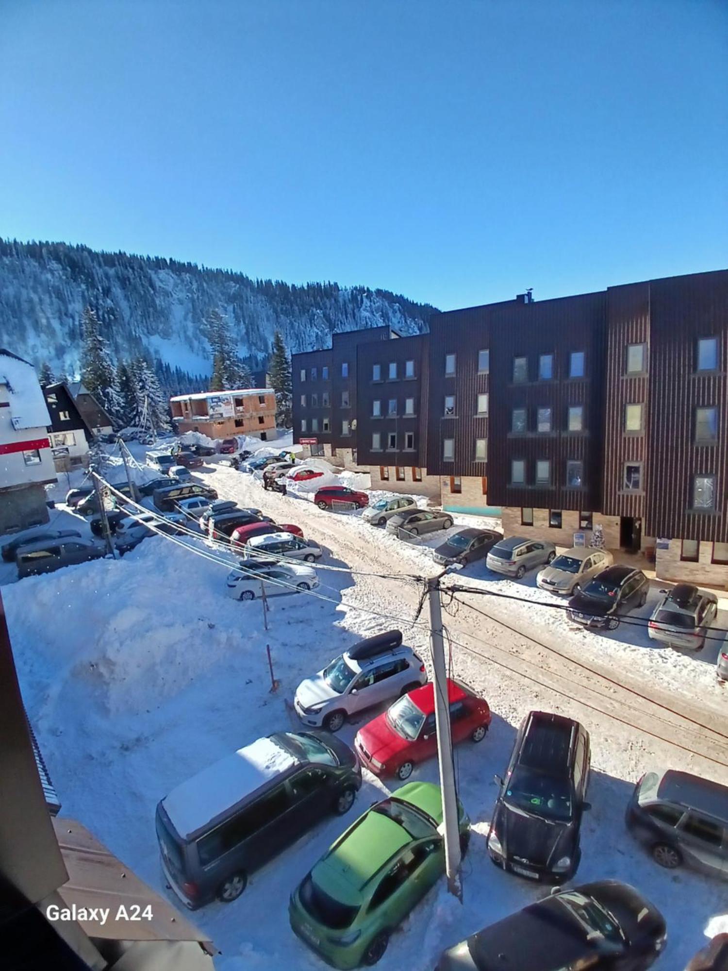 Mraz Lägenhet Jahorina Exteriör bild